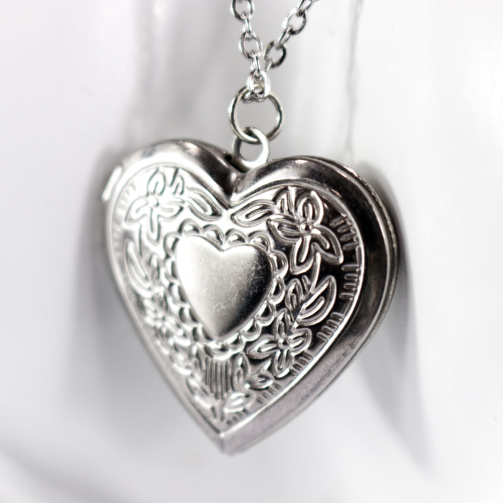 Photo Locket Necklace | Photo Heart Locket | Artisans Boutique