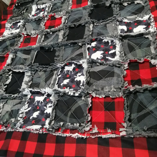 Custom Handmade Quilt | Rag Quilt | Artisans Boutique